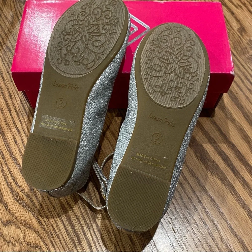 New sz 2 girls dress shoes